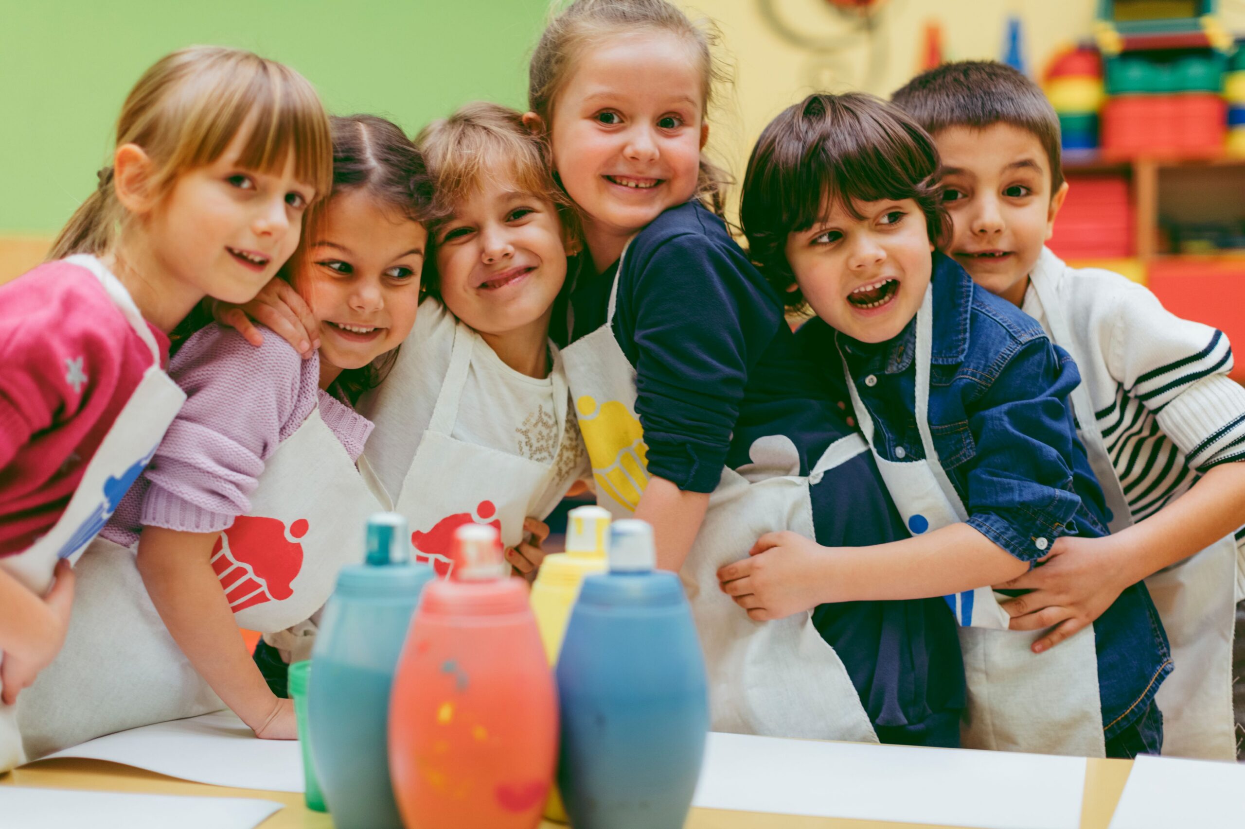 Kreativität entdecken – Warum Basteln in unseren DRK-Kindertagesstätten so wertvoll ist